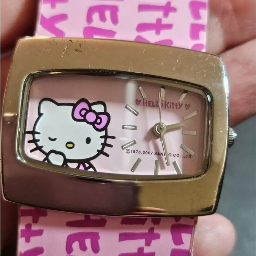 *Sale* Pink and silver tone Hello Kitty watch needs battery
